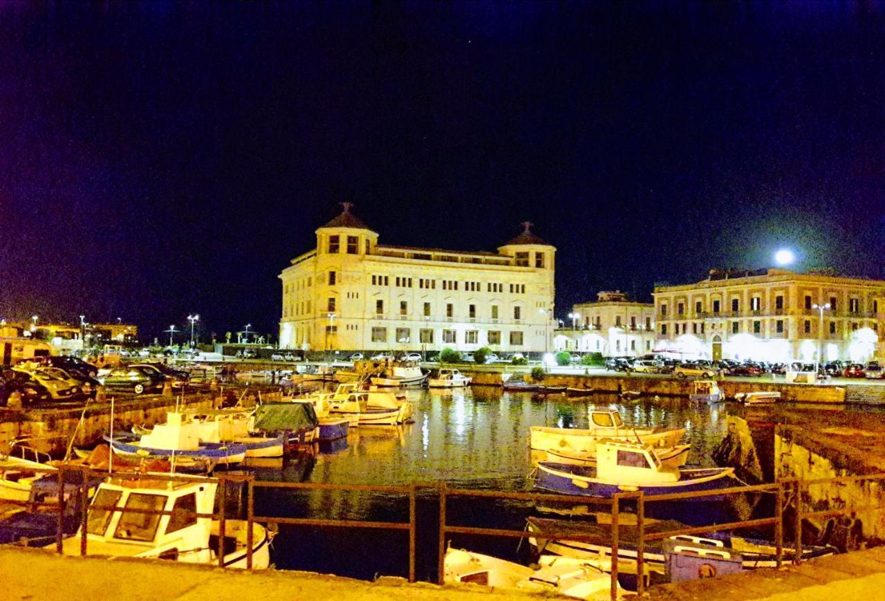Incantevole Appartamento In Palazzo Storico Ortigia Συρακούσες Εξωτερικό φωτογραφία